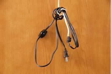 中古　展示品　極美品　スペイン輸入家具　NOVE CENTO(ノヴェ チェント)　クラシカルな雰囲気を高めるキャビネット(キュリオケース、陳列棚、飾り棚、ガラスケース、コレクションケース)(R-050505)