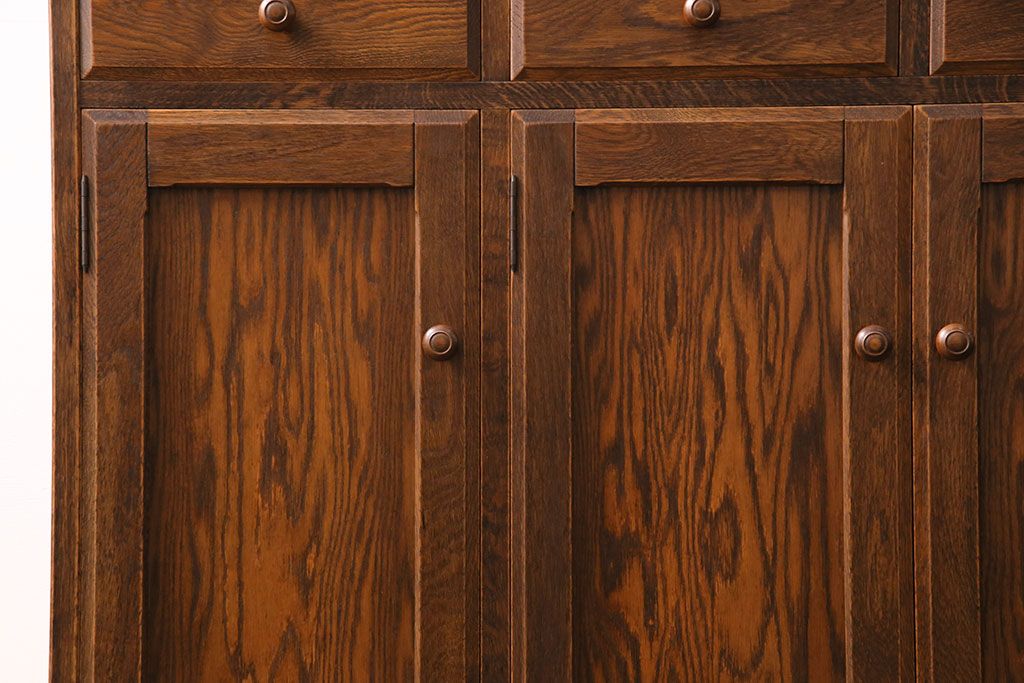 中古　美品　三越　Brugge(ブルージュ)　ステンドグラスの扉がクラシカルな雰囲気を高めるキャビネット(食器棚、カップボード、収納棚、飾り棚)(R-050506)