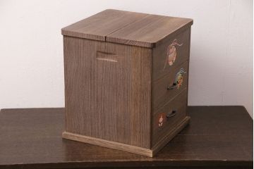 中古　国産　総桐材　可愛らしいデザインの木目込みが魅力的な小引き出し(チェスト、小物収納、卓上収納)(R-050512)