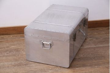 ビンテージ　メンズライクな空間のアクセントにおすすめのアルミ製トランク(船トランク、収納、ディスプレイ、ヴィンテージ)(R-050513)