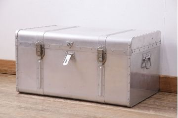ビンテージ雑貨　メンズライクな空間のアクセントにおすすめのアルミ製トランク(船トランク、収納、ディスプレイ、ヴィンテージ)(R-050513)