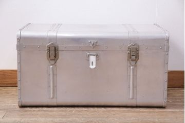ビンテージ雑貨　メンズライクな空間のアクセントにおすすめのアルミ製トランク(船トランク、収納、ディスプレイ、ヴィンテージ)(R-050513)