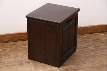 中古　北海道民芸家具　キャスター付き　シックで落ち着きのある佇まいが魅力の収納付きスツール(ドレッサースツール)(R-050516)