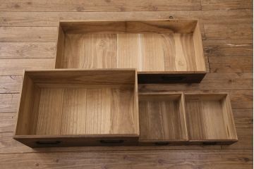 当店リメイク　脚付き・天板付き　桐材　十字金具がかっこいい!観音開きの時代箪笥ローボード(引き出し、テレビボード、テレビ台)(R-050518)