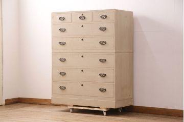 中古　伝統工芸士・町田金三郎作　かくし付き　透かしの引手が魅力!上品な雰囲気を醸し出す総桐箪笥(並厚、桐たんす)(衣装箪笥、引き出し、チェスト、桐たんす)(R-050522)