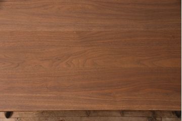 中古　展示美品　2016年製　CONDE HOUSE(カンディハウス)　ウォールナット材　ウイングラックスシリーズ　スタイリッシュなデザインが魅力のT脚テーブル(定価約25万円)(ダイニングテーブル)(R-050525)