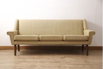 デンマークヴィンテージ　ほっと心が落ち着くような和みカラーが魅力の3人掛けソファ(三人掛け、ビンテージ)(R-050534)