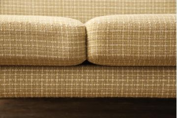 デンマークヴィンテージ　ほっと心が落ち着くような和みカラーが魅力の3人掛けソファ(三人掛け、ビンテージ)(R-050534)