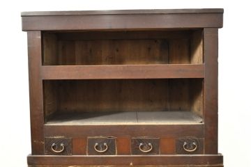 和製アンティーク　前面ヒノキ材・一部ケヤキ材　丁寧な作り込みが魅力的な四尺水屋箪笥(重ね箪笥、収納棚、戸棚、食器棚)(R-050538)