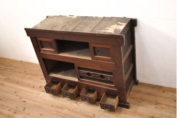 和製アンティーク　前面ヒノキ材・一部ケヤキ材　丁寧な作り込みが魅力的な水屋箪笥・上段(収納棚、戸棚、食器棚)(R-050539)