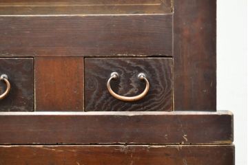 和製アンティーク　前面ヒノキ材・一部ケヤキ材　丁寧な作り込みが魅力的な水屋箪笥・上段(収納棚、戸棚、食器棚)(R-050539)