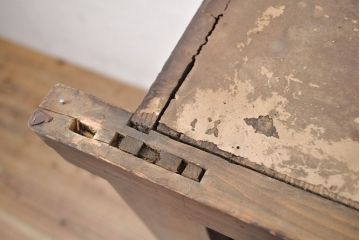 和製アンティーク　前面ヒノキ材・一部ケヤキ材　丁寧な作り込みが魅力的な水屋箪笥・下段(収納棚、戸棚、食器棚)(R-050540)