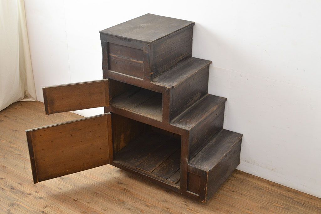 和製アンティーク　明治期　ヒノキ材　深みのある色合いが魅力の階段箪笥(時代箪笥、収納
棚)(R-050542)