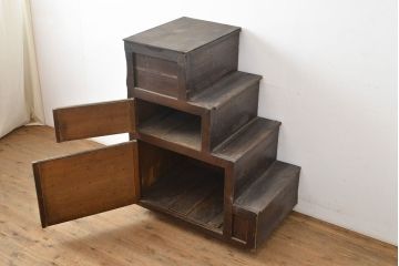 和製アンティーク　明治期　ヒノキ材　深みのある色合いが魅力の階段箪笥(時代箪笥、収納
棚)(R-050542)