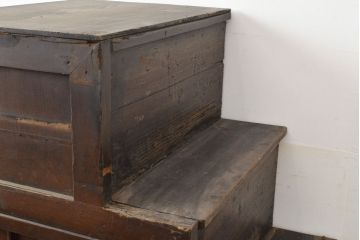 和製アンティーク　明治期　ヒノキ材　深みのある色合いが魅力の階段箪笥(時代箪笥、収納
棚)(R-050542)
