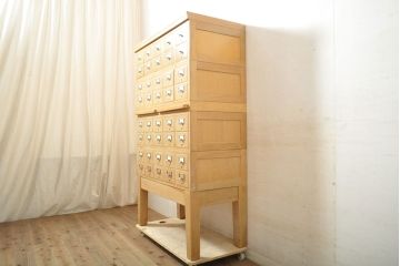レトロ家具　昭和レトロ　KIHARA　引き出し40杯!店舗什器におすすめのナラ材製ネームプレート付きカードケース(引き出し、チェスト、図書館、図書室)(R-050544)