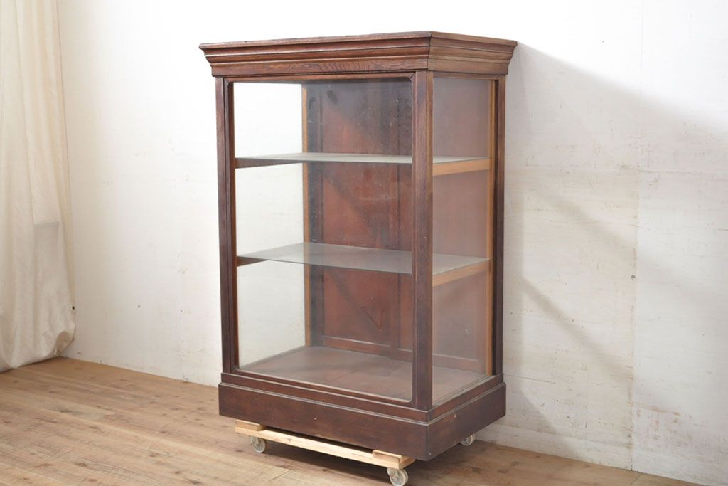 和製アンティーク　経年を感じる木の風合いと深みのある色合いが味わい深いガラスケース(ショーケース、陳列棚、飾り棚、店舗什器、収納棚)(R-050545)