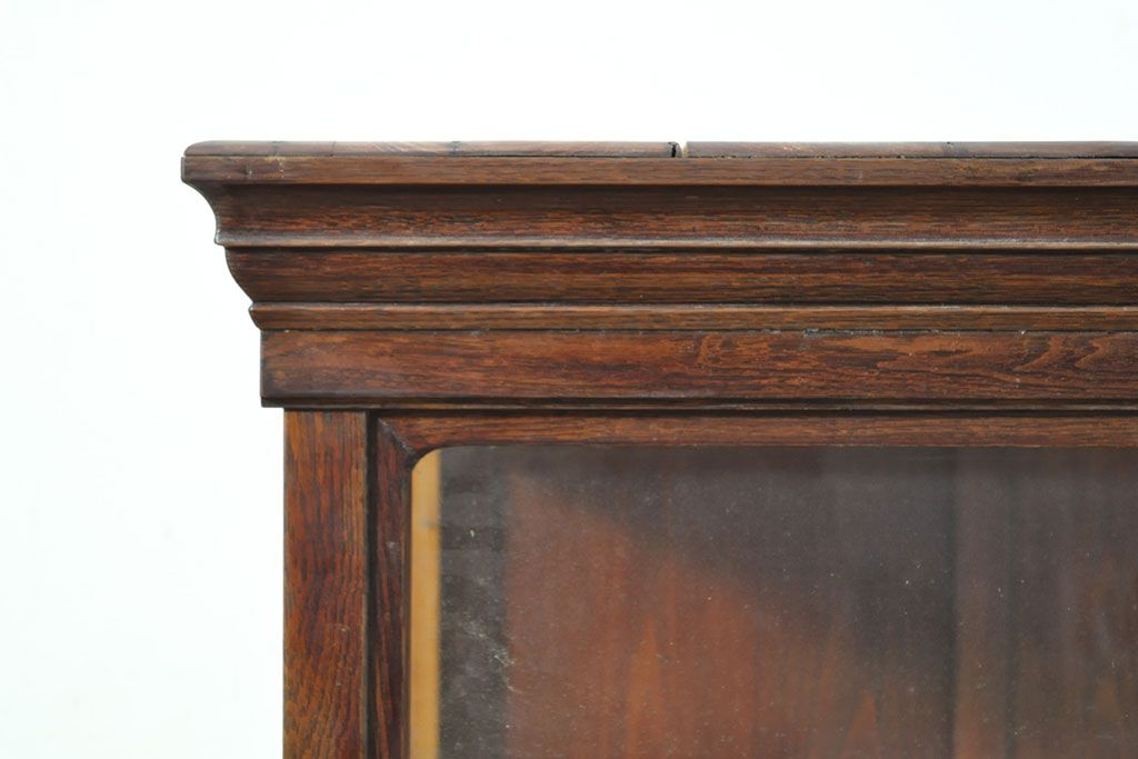 和製アンティーク　経年を感じる木の風合いと深みのある色合いが味わい深いガラスケース(ショーケース、陳列棚、飾り棚、店舗什器、収納棚)(R-050545)