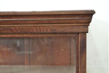 和製アンティーク　経年を感じる木の風合いと深みのある色合いが味わい深いガラスケース(ショーケース、陳列棚、飾り棚、店舗什器、収納棚)(R-050545)