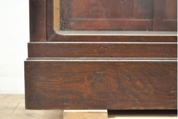 和製アンティーク　経年を感じる木の風合いと深みのある色合いが味わい深いガラスケース(ショーケース、陳列棚、飾り棚、店舗什器、収納棚)(R-050545)