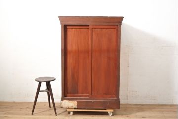 和製アンティーク　経年を感じる木の風合いと深みのある色合いが味わい深いガラスケース(ショーケース、陳列棚、飾り棚、店舗什器、収納棚)(R-050545)