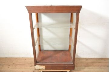 和製アンティーク　経年を感じる木の風合いと深みのある色合いが味わい深いガラスケース(ショーケース、陳列棚、飾り棚、店舗什器、収納棚)(R-050545)