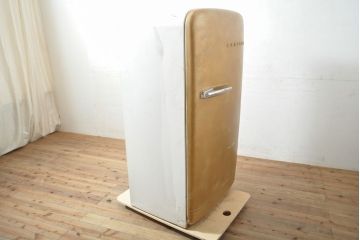 ヴィンテージ家具　アメリカビンテージ　ジャンク品　ADMIRAL(アドミラル)　メンズライクの空間づくりにおすすめ!おしゃれなディスプレイになる冷蔵庫(ディスプレイ、収納棚)(R-050546)