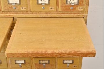 レトロ家具　昭和レトロ　KIHARA　小物収納にうってつけのナラ材製ネームプレート付きカードケース(引き出し、チェスト、図書館、図書室)(R-050547)