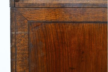 和製アンティーク　タモ材・ケヤキ材　衣装盆付き　木製の引手などの凝ったつくりが魅力!レトロな雰囲気を醸しだす二段重ね和箪笥(和タンス、収納箪笥、時代箪笥、衣装箪笥、着物箪笥)(R-050553)