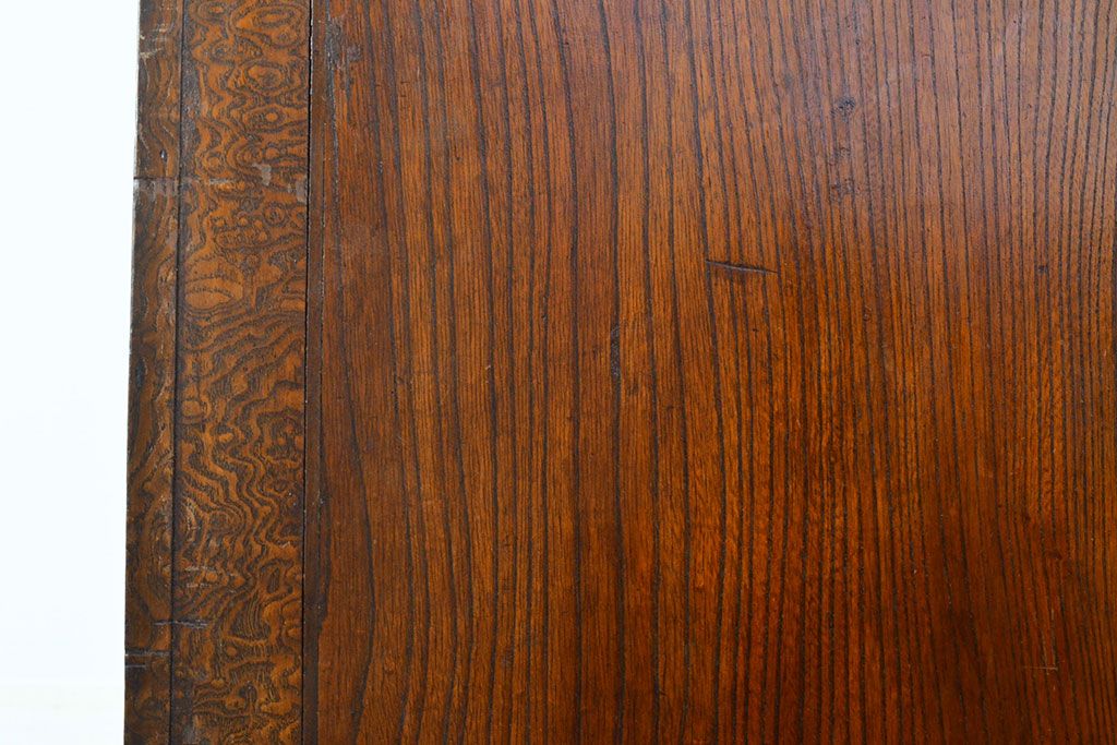 和製アンティーク　タモ材・ケヤキ材　衣装盆付き　木製の引手などの凝ったつくりが魅力!レトロな雰囲気を醸しだす二段重ね和箪笥(和タンス、収納箪笥、時代箪笥、衣装箪笥、着物箪笥)(R-050553)