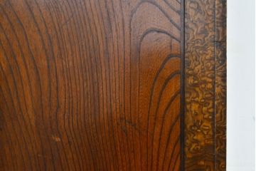 和製アンティーク　タモ材・ケヤキ材　衣装盆付き　木製の引手などの凝ったつくりが魅力!レトロな雰囲気を醸しだす二段重ね和箪笥(和タンス、収納箪笥、時代箪笥、衣装箪笥、着物箪笥)(R-050553)