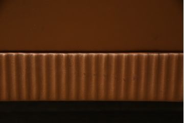 ヴィンテージ家具　デンマークビンテージ　本革　クラシカルな佇まいが魅力の3人掛けソファ(3Pソファ、三人掛けソファ)(R-050554)