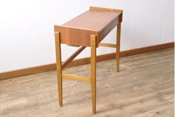 ビンテージ家具　北欧ヴィンテージ　チーク材　フタ付きが珍しく機能的なデスク(机、在宅ワーク、在宅用サイドテーブル)(R-050555)