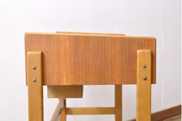 ビンテージ家具　北欧ヴィンテージ　チーク材　フタ付きが珍しく機能的なデスク(机、在宅ワーク、在宅用サイドテーブル)(R-050555)