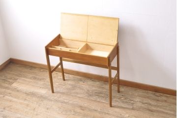 ビンテージ家具　北欧ヴィンテージ　チーク材　フタ付きが珍しく機能的なデスク(机、在宅ワーク、在宅用サイドテーブル)(R-050555)
