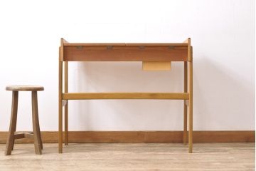 ビンテージ家具　北欧ヴィンテージ　チーク材　フタ付きが珍しく機能的なデスク(机、在宅ワーク、在宅用サイドテーブル)(R-050555)