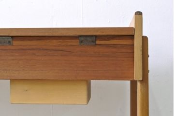 ビンテージ家具　北欧ヴィンテージ　チーク材　フタ付きが珍しく機能的なデスク(机、在宅ワーク、在宅用サイドテーブル)(R-050555)