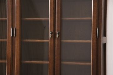 ヴィンテージ家具　インテリアえぞ(EZO)製　えぞ民芸　ナラ材　扉の凝ったつくりが魅力的な上手物のカップボード(食器棚、収納棚、キャビネット、陳列棚、ビンテージ)(R-050574)