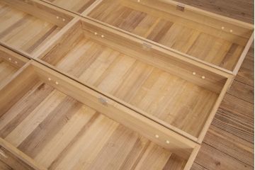 中古　国産　透かしの引手金具が魅力!上品な佇まいの総桐箪笥(整理タンス、小抽タンス、衣装箪笥、桐たんす)(R-050575)