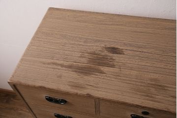 中古　国産　透かしの引手金具が魅力!上品な佇まいの総桐箪笥(整理タンス、小抽タンス、衣装箪笥、桐たんす)(R-050575)