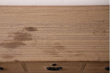 中古　国産　透かしの引手金具が魅力!上品な佇まいの総桐箪笥(整理タンス、小抽タンス、衣装箪笥、桐たんす)(R-050575)