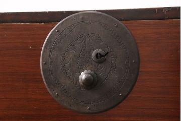 アンティーク家具　明治大正期　桐材　上手物!漆塗りの綺麗な最上箪笥(和タンス、衣装箪笥、収納タンス、桐箪笥、桐たんす)(R-050576)