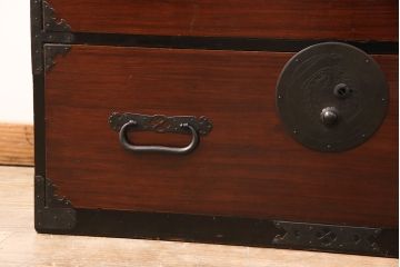 アンティーク家具　明治大正期　桐材　上手物!漆塗りの綺麗な最上箪笥(和タンス、衣装箪笥、収納タンス、桐箪笥、桐たんす)(R-050576)