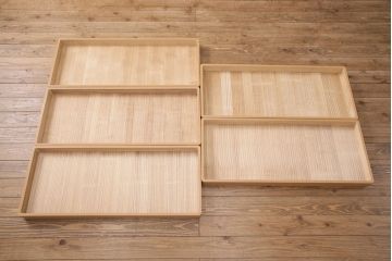 中古　広島・府中家具　衣装盆付き　繊細なデザインの金具が魅力!上品な佇まいの総桐箪笥(胴厚、四方丸)(和タンス、衣装箪笥、着物箪笥、桐たんす)(定価約120万円)(R-050577)