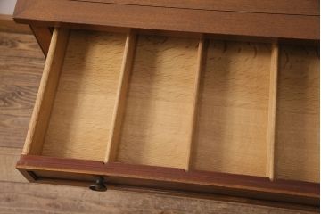 中古　アメリカ製　DREXEL HERITAGE(ドレクセルヘリテイジ)　Triune(トライユン)　キャスター付きサービス台(サーバー、キャビネット、作業台、収納棚)(R-050578)