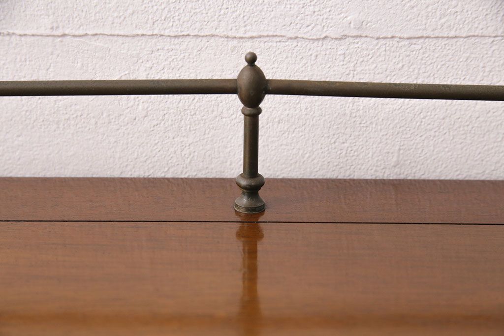 中古　アメリカ製　DREXEL HERITAGE(ドレクセルヘリテイジ)　Triune(トライユン)　キャスター付きサービス台(サーバー、キャビネット、作業台、収納棚)(R-050578)