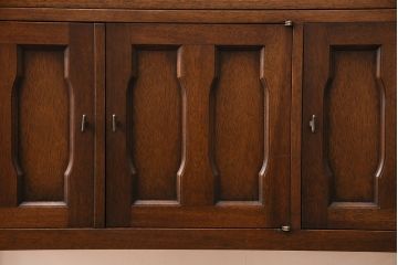 中古　アメリカ製　DREXEL HERITAGE(ドレクセルヘリテイジ)　Triune(トライユン)　キャスター付きサービス台(サーバー、キャビネット、作業台、収納棚)(R-050578)