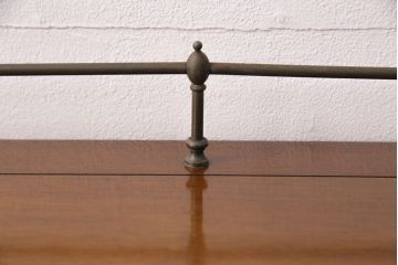 中古　アメリカ製　DREXEL HERITAGE(ドレクセルヘリテイジ)　Triune(トライユン)　キャスター付きサービス台(サーバー、キャビネット、作業台、収納棚)(R-050578)