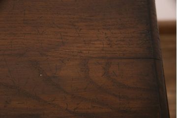 中古　高級　イギリス輸入家具　Royal antique collection(ロイヤル・アンティーク・コレクション)　オーク材　扉や引き出しの凝ったつくりが魅力!重厚感のあるアンティーク調サイドボード(サイドキャビネット、収納棚)(R-050579)