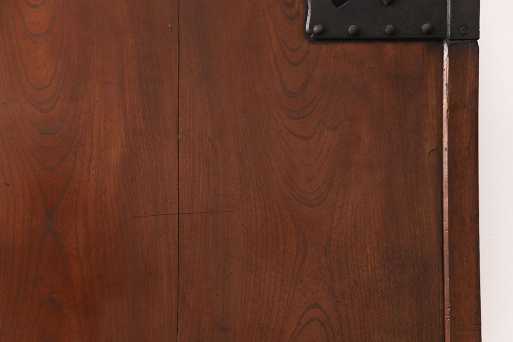 アンティーク建具　明治大正期　総ケヤキ材　赤みがかった色合いが魅力の蔵戸(玄関戸、引き戸、建具)(R-050580)
